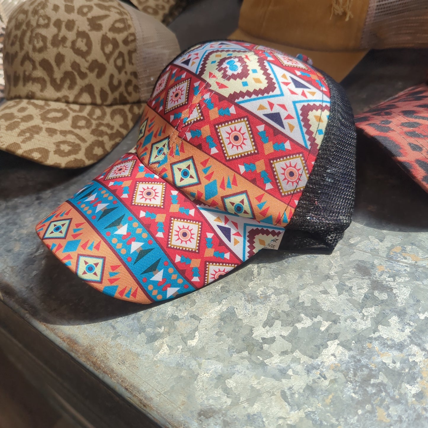 Aztec pattern crisscross back hat