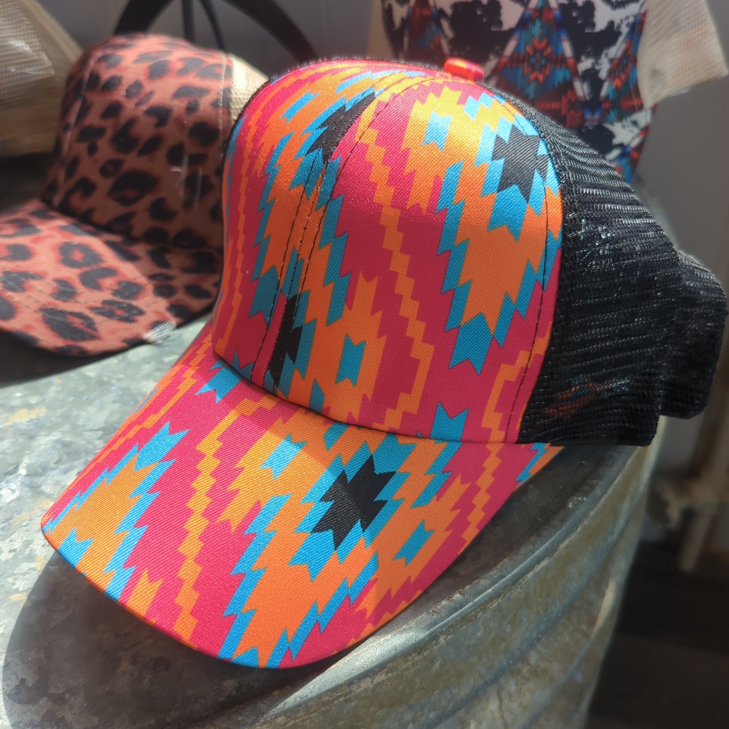 Aztec pattern crisscross back hat