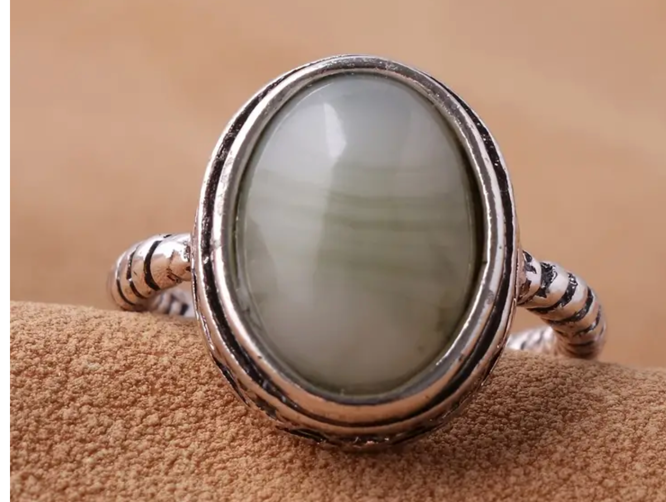 Oval ring