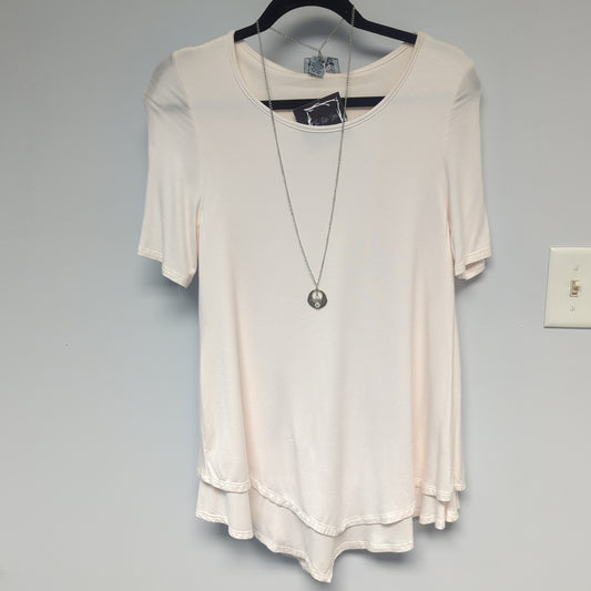 Cream tshirt with necklace